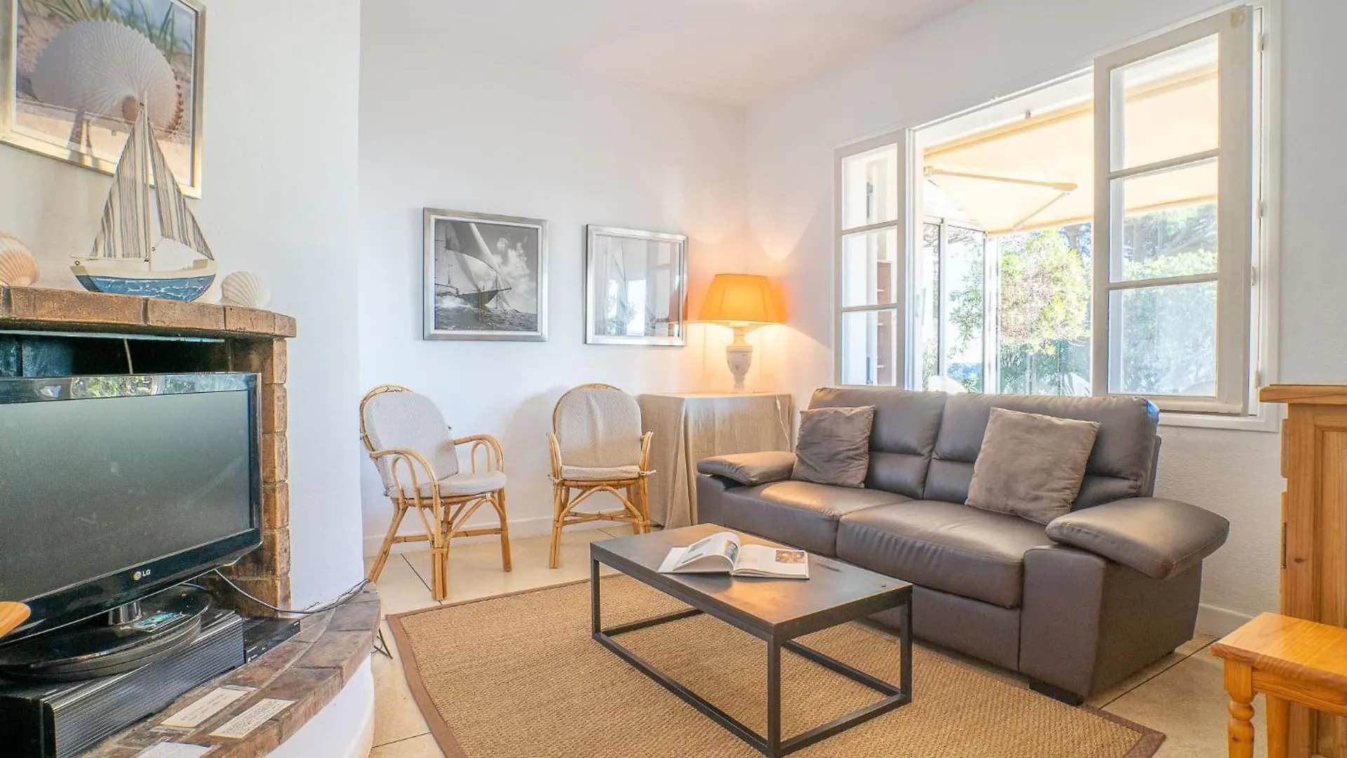 Holiday Home Pigeon Vole By Interhome Les Issambres Francja